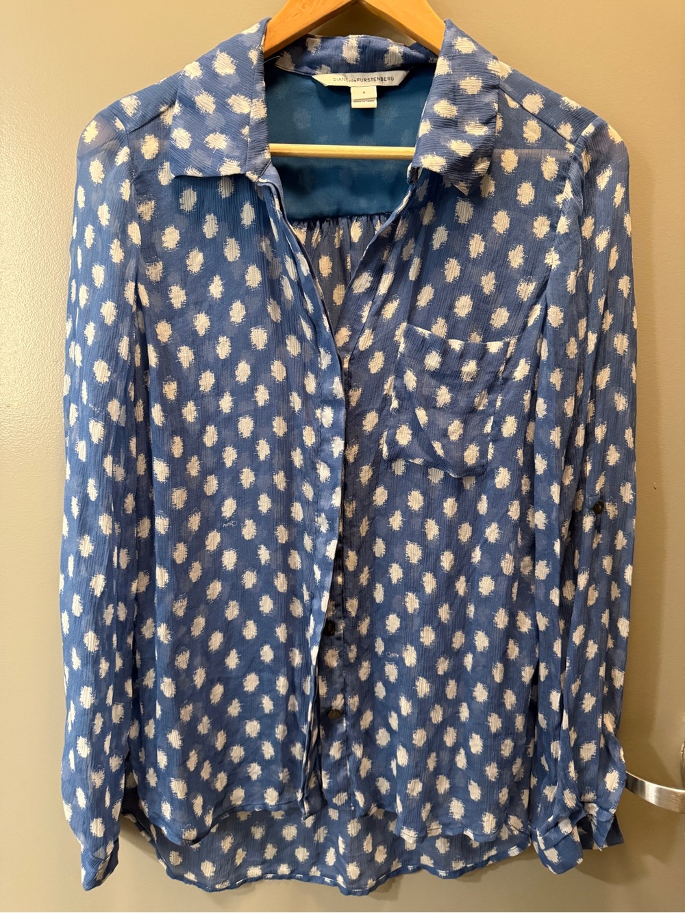 DVF Diane von Furstenberg Blue Silk Polka Dot Blouse Size 8